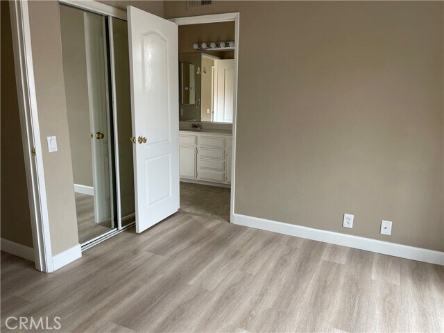 Building Photo - 14 Calella