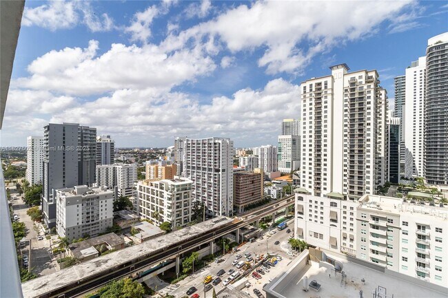 Building Photo - 1111 SW 1st Ave