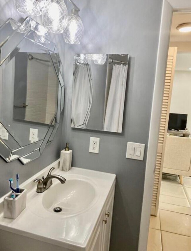 Building Photo - 4501 Fountains Dr