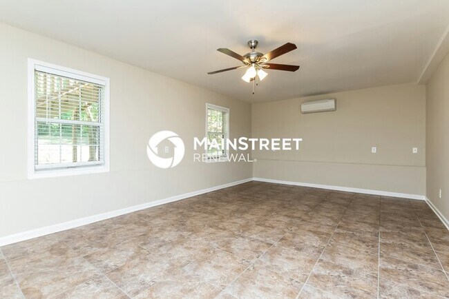 Building Photo - 4 Bedroom Pet-Friendly Home in Lawrenceville, GA with Main Street Renewal