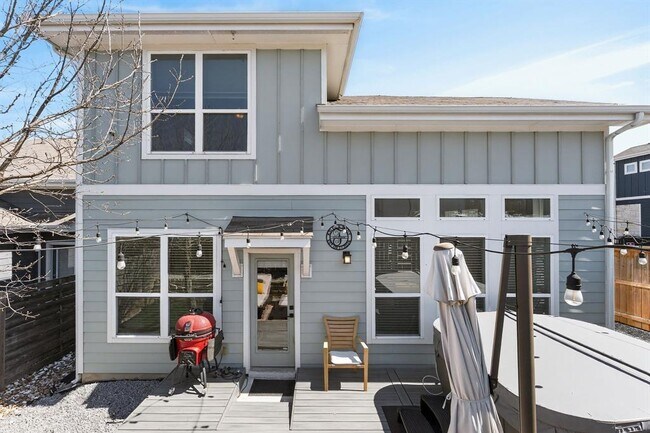 Building Photo - 2206 Hermia St