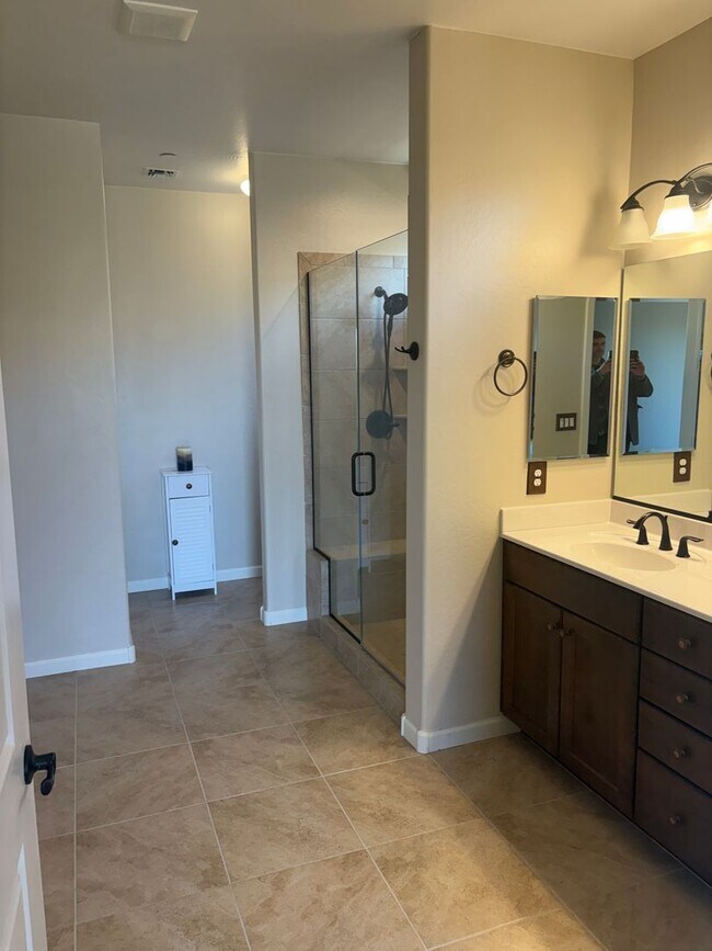 Building Photo - Unfurnished, 1-Year Long-Term Rental (Procure Only)