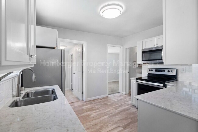 Building Photo - 1836 E 10th Ave