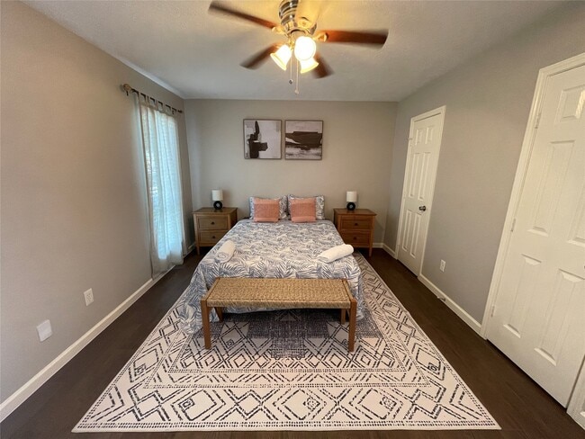 Building Photo - 15630 Pine Mountain Dr