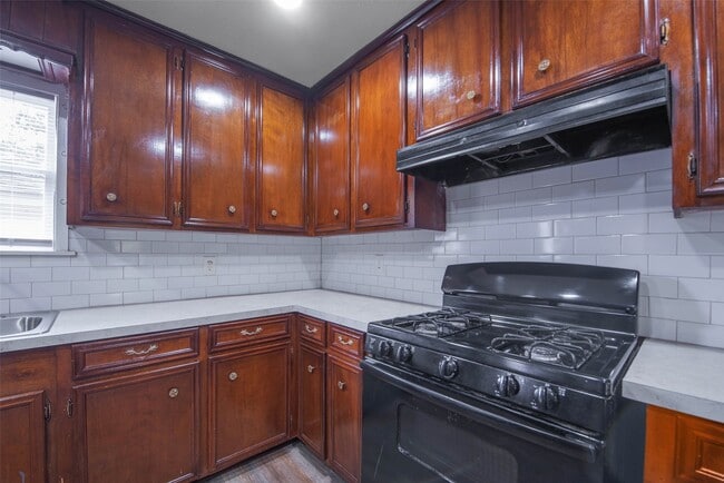 Building Photo - 5206 Avenue M