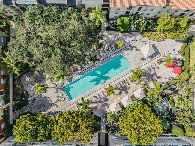 Building Photo - 2410 W Azeele St