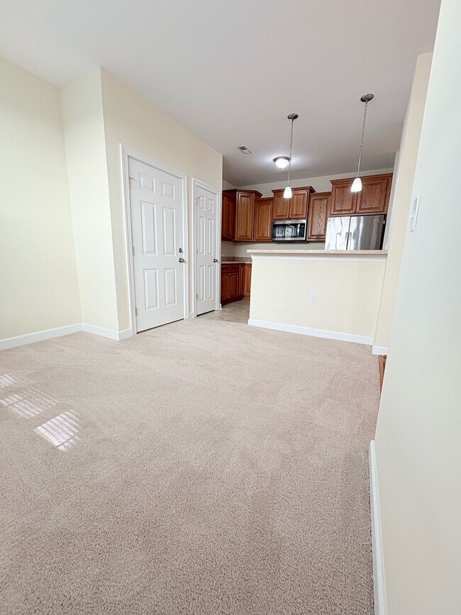 Building Photo - 62 Windgate Cir