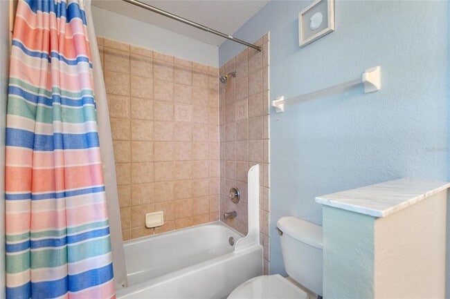 Building Photo - 546 Windsor Pl