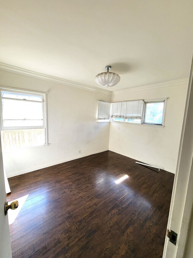 Building Photo - 224 Cabrillo Rd