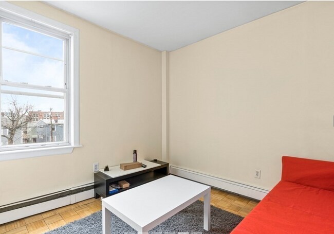 Building Photo - 68 Gore St