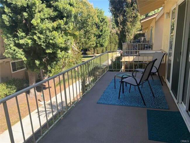 Building Photo - 119 Via Estrada