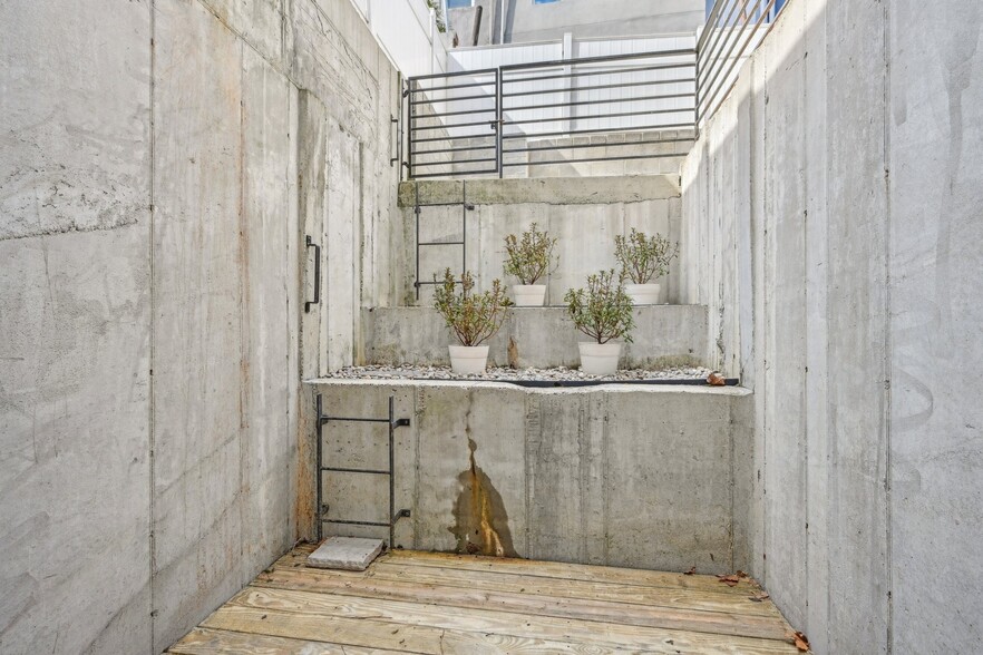 Building Photo - 1524 N 2nd St