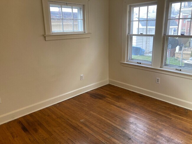 Building Photo - 3435 Brookview Blvd