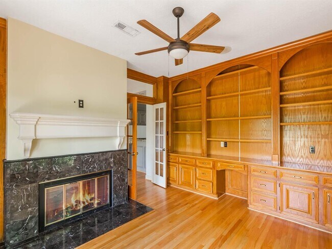 Building Photo - 33 Sweetleaf Ct