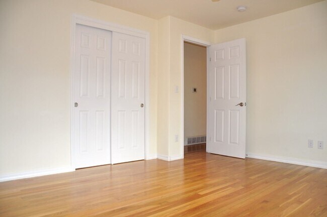 Building Photo - 4295 Eaton Ct