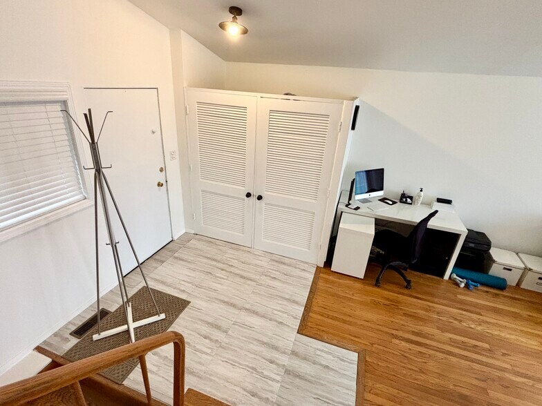 Building Photo - 434 Park Ln