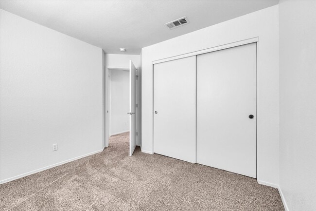 Building Photo - SE!!  Windmill and 215!! Newly remodeled!! All Tile Floors down stairs!! Low Maintenance Desert L...