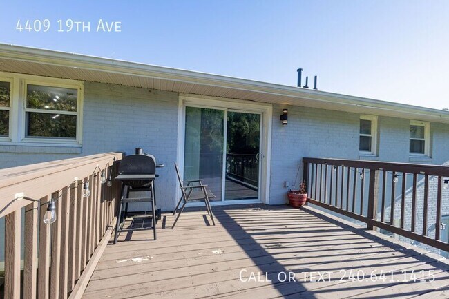 Building Photo - 4409 19th Ave