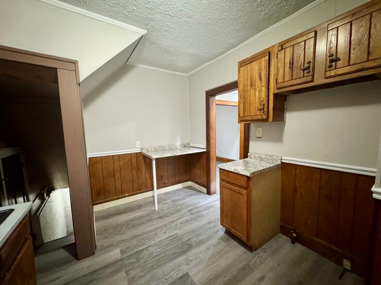 Building Photo - 1118 Ardmore Ave SW