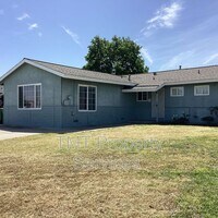 Building Photo - 8724 Halverson Dr