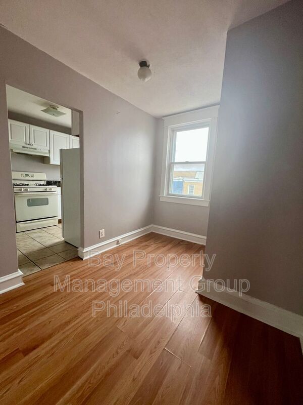 Building Photo - 239 Long Ln