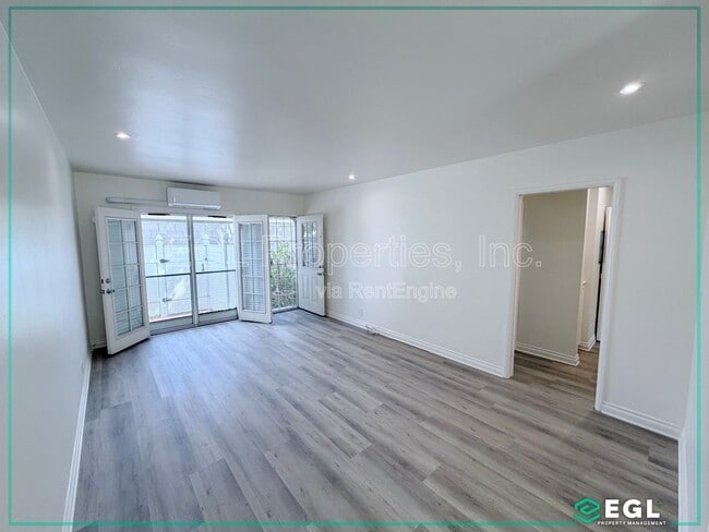 Building Photo - 250 N Cordova St