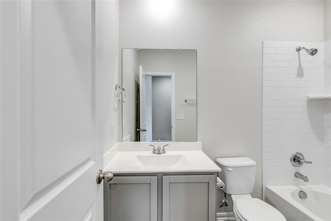 Building Photo - 141 Yellowstone Dr