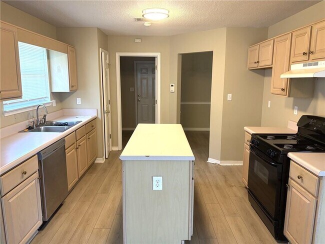 Building Photo - 2076 Willow Oak Dr