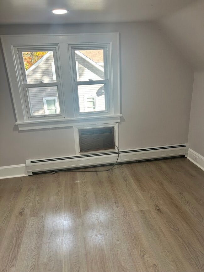 Building Photo - 164 Rabideau St