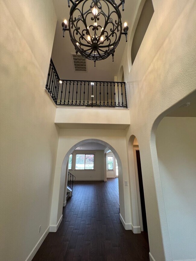 Building Photo - 14816 Huckleberry Dr