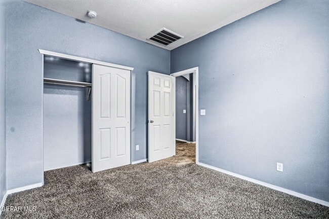 Building Photo - 4917 Ruben Soto