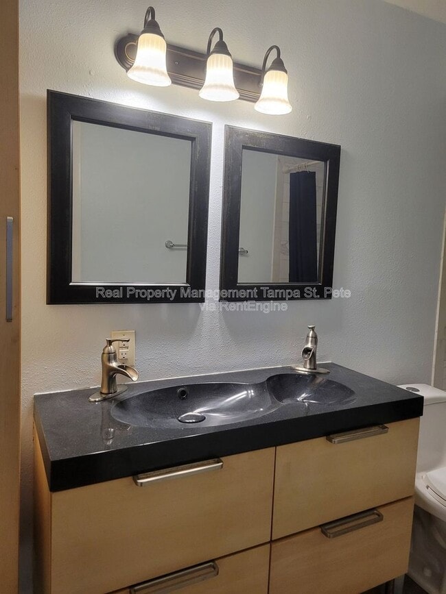 Building Photo - 11609 Shady Tree Pl