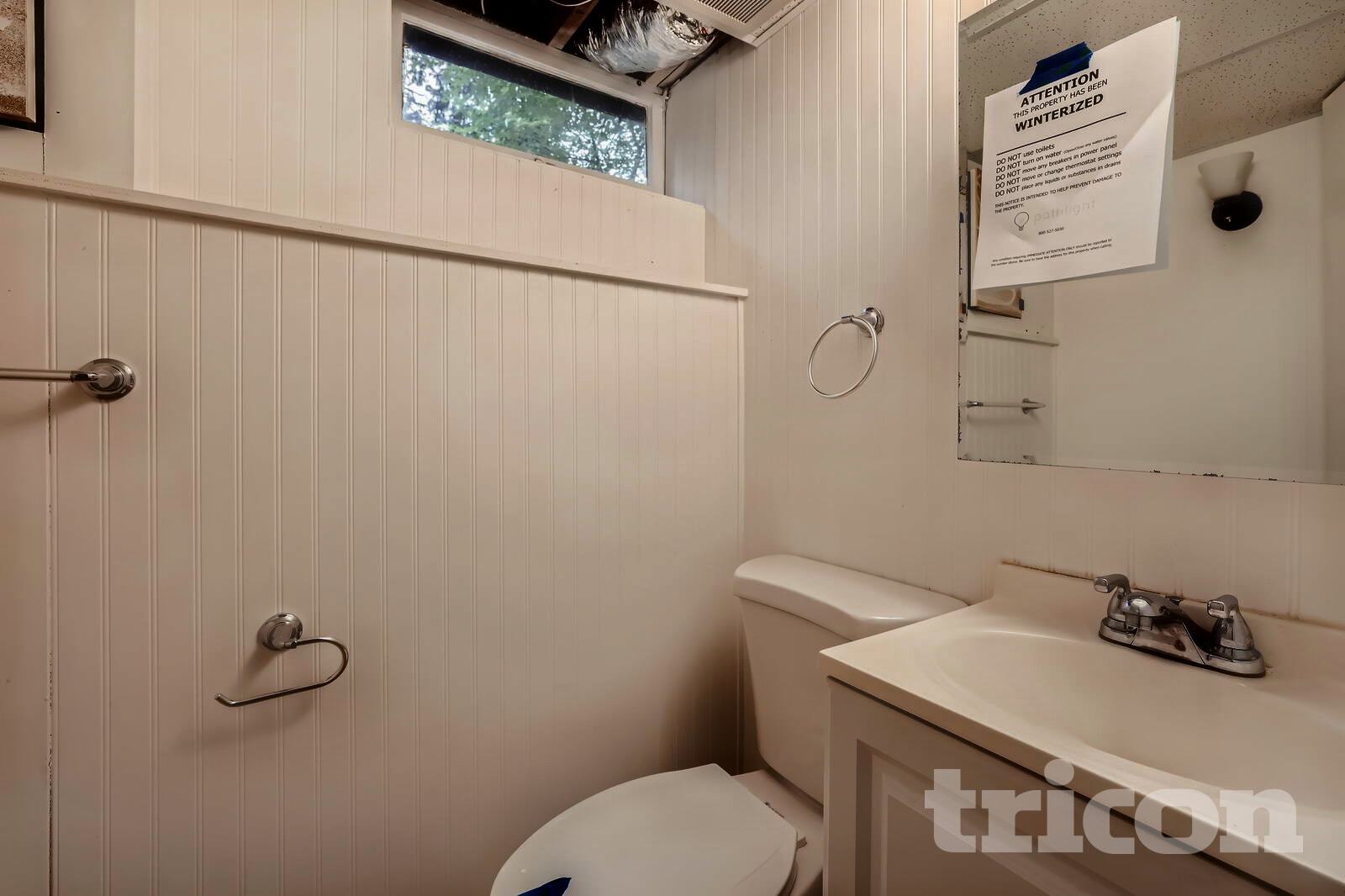 Building Photo - 4020 Nevada Ave N