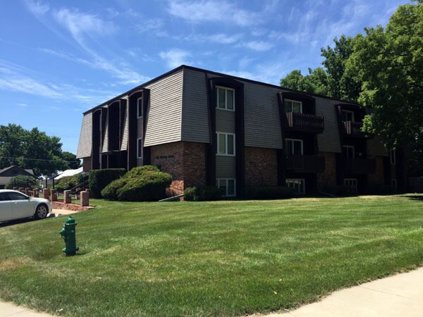 Primary Photo - 515 N 13th St