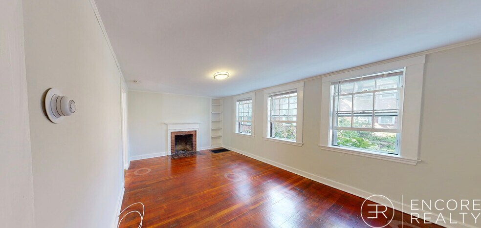 Primary Photo - 38 Gibson St