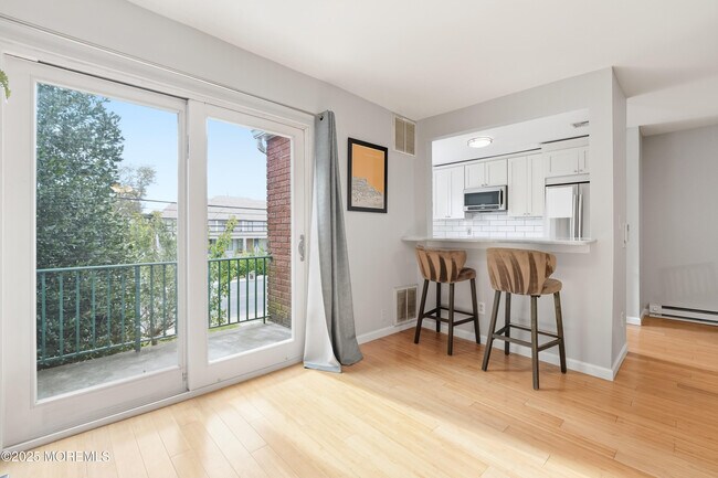 Building Photo - 65 Cedar Ave