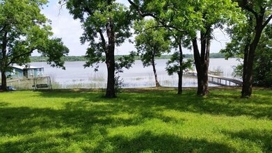 Building Photo - 7472 Love Cir