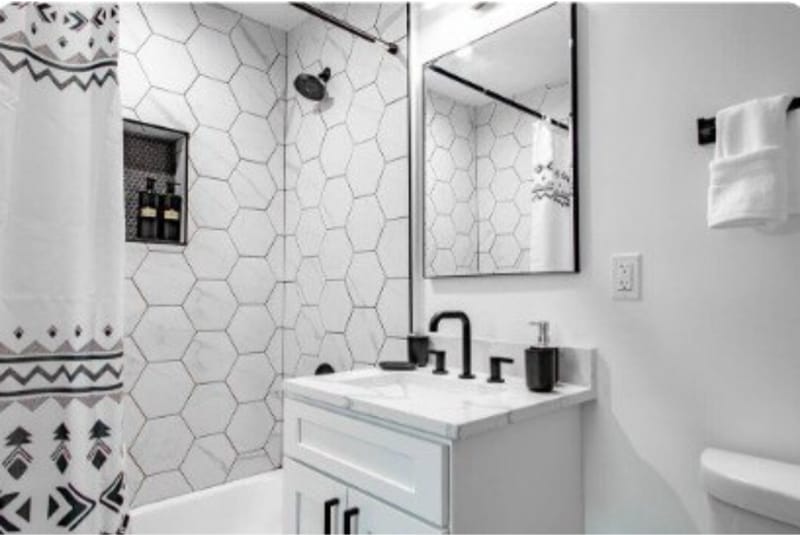 Building Photo - 1530 Neal St NE