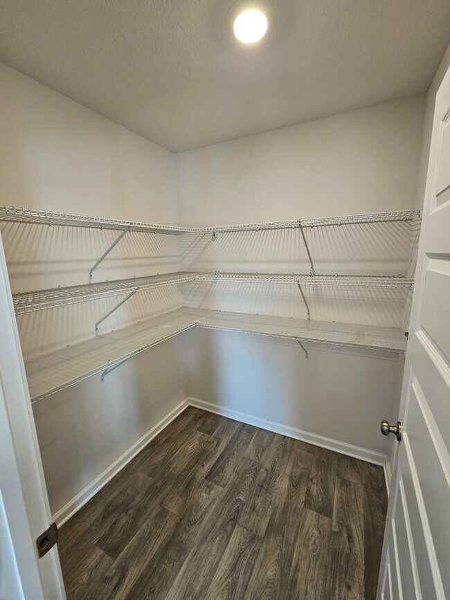 Building Photo - Spacious 4-bedroom Home in Panama City, FL - Perfect for long-term rental! *1/2 Off 1st Month's R...