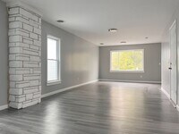 Building Photo - 1025 West Ave