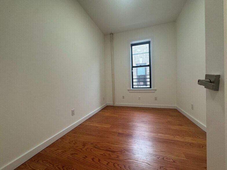 Building Photo - 452 Fort Washington Ave