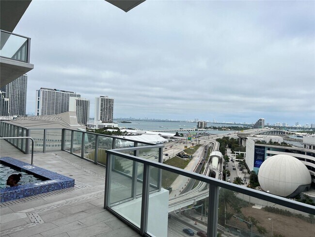 Building Photo - 1100 Biscayne Blvd