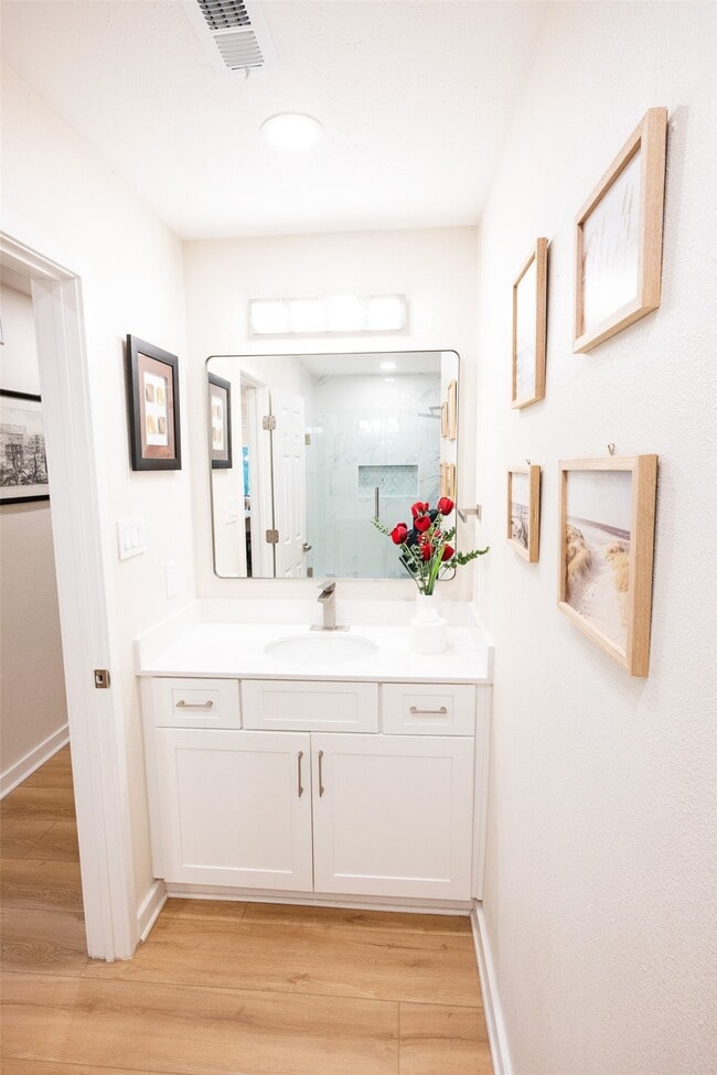 Building Photo - 42 S Waxberry Rd