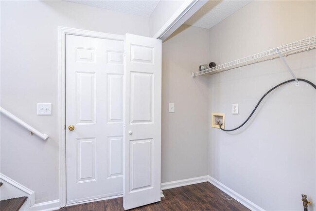 Building Photo - 3272 Peach Ct