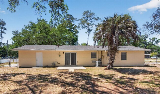 Building Photo - Move-in Ready 3BR/2BA NW Gainesville Home - Available NOW!