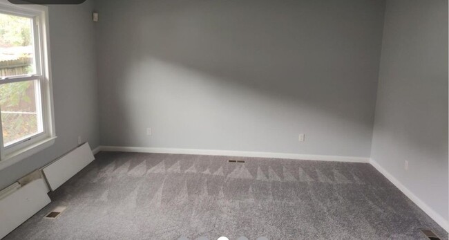 Building Photo - 2416 Sunset Strip St