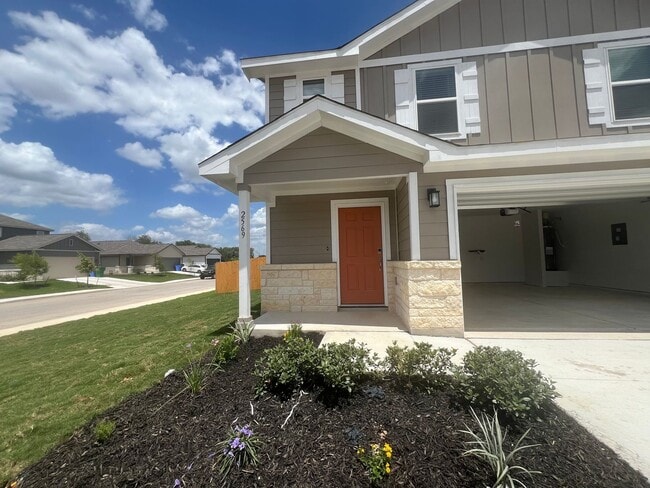 Building Photo - Charming 3/2.5 2 Story Home in Hiddenbrook