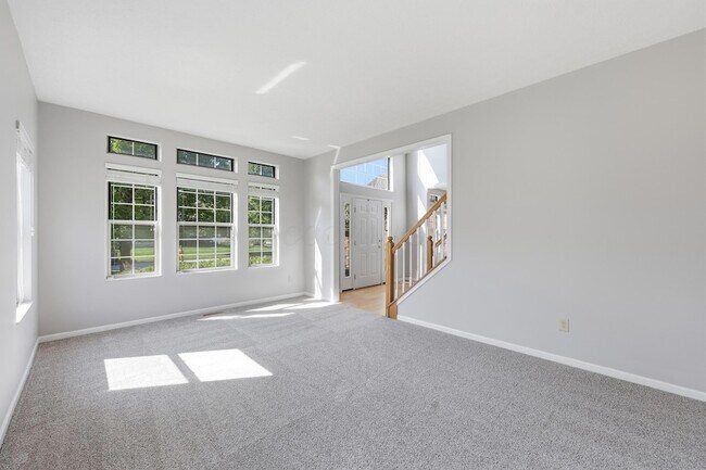 Building Photo - 6498 Ringsend Ct