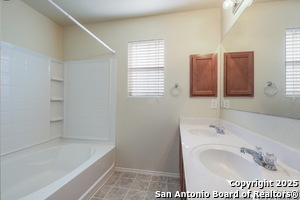 Building Photo - 8011 Willow Country