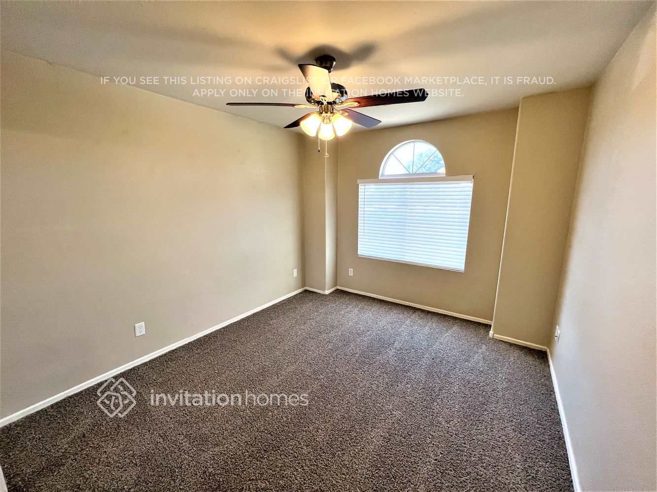 Building Photo - 1057 S Wildrose Cir